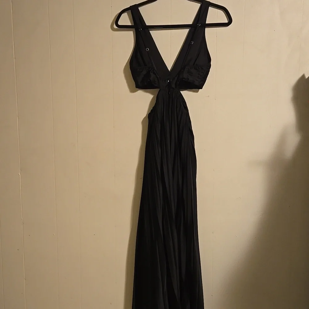 Abercrombie & Fitch Giselle Pleated Cutout Maxi Dress